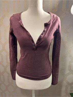 Women's Pacsun Button Henley Top in Dusty Mauve